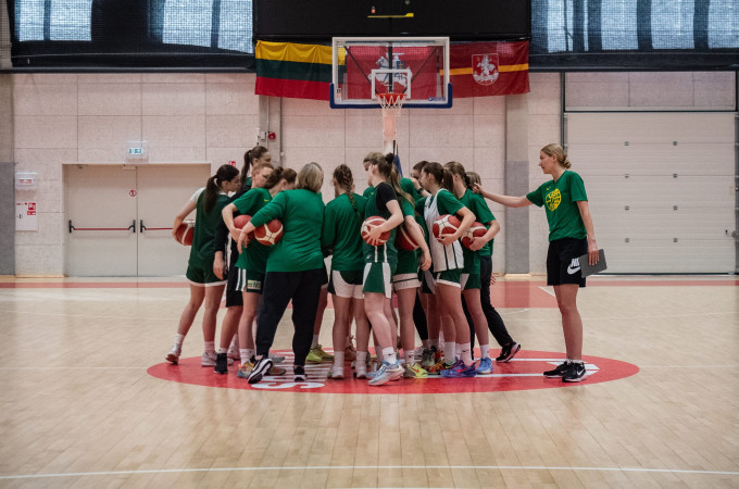 Aštuoniolikmečių rinktinė pradeda kovą dėl bilieto į Europos čempionato A divizioną
