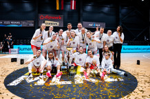 Amerikietės benefisas padėjo vilnietėms apginti „Open Smart Way MLKL“ trofėjų